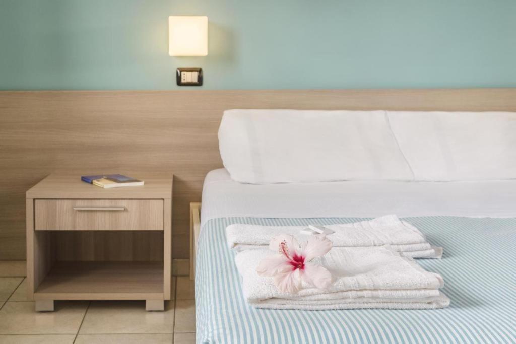 Hotel Dei Bizantini & Villaggio Campo Dei Messapi サン・ピエトロ・イン・ベヴァーニャ エクステリア 写真