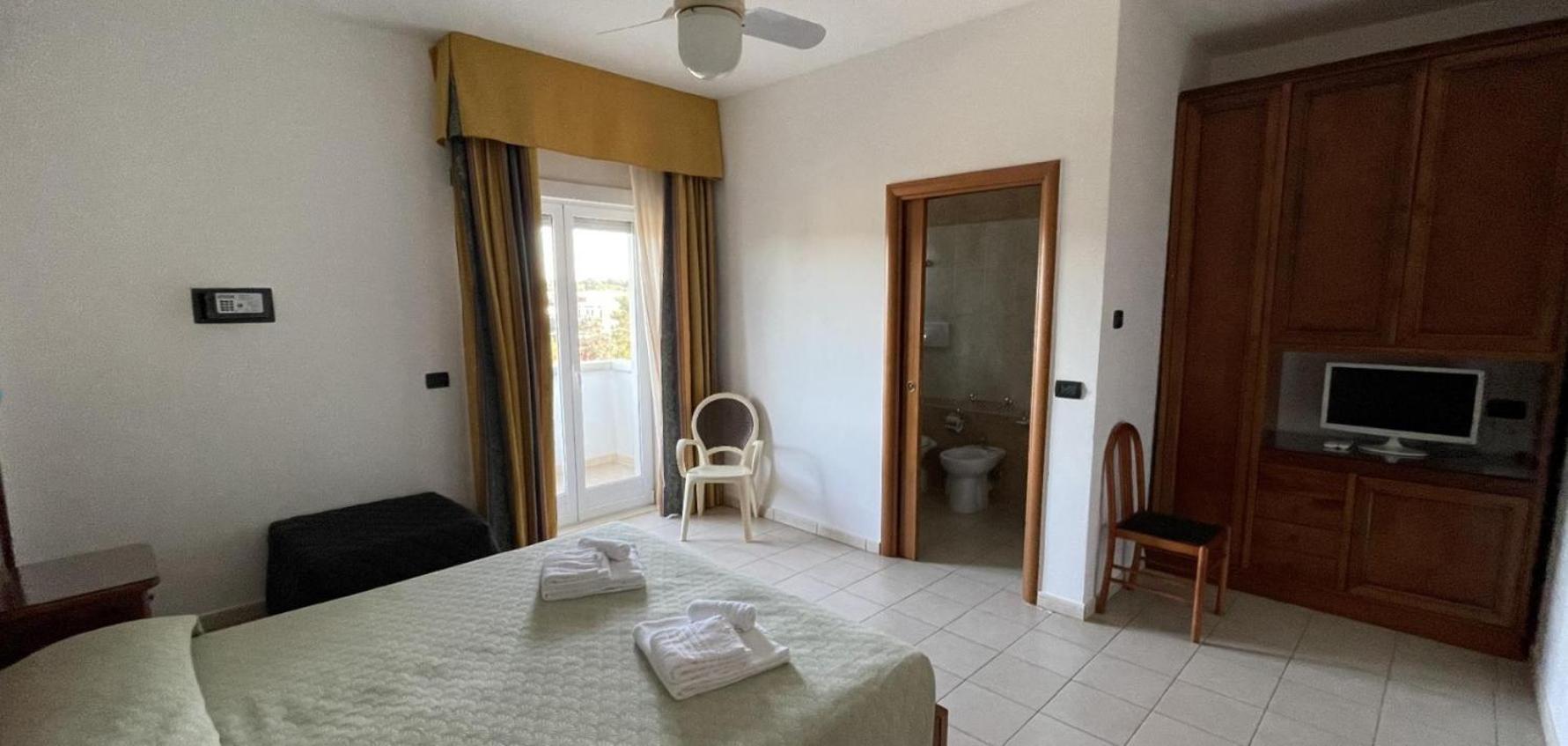 Hotel Dei Bizantini & Villaggio Campo Dei Messapi サン・ピエトロ・イン・ベヴァーニャ エクステリア 写真