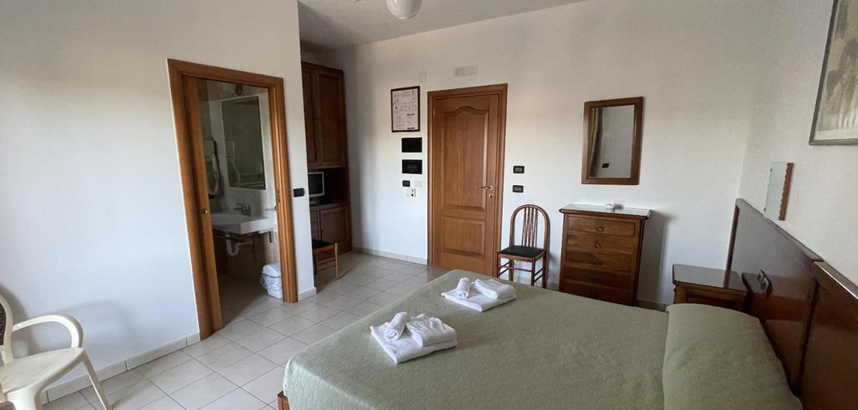 Hotel Dei Bizantini & Villaggio Campo Dei Messapi サン・ピエトロ・イン・ベヴァーニャ エクステリア 写真