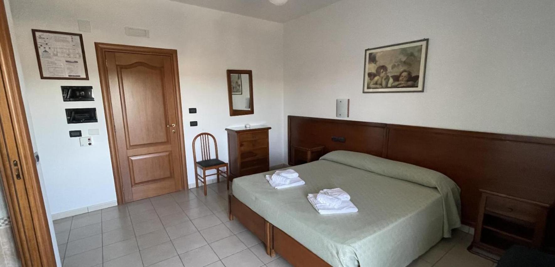 Hotel Dei Bizantini & Villaggio Campo Dei Messapi サン・ピエトロ・イン・ベヴァーニャ エクステリア 写真