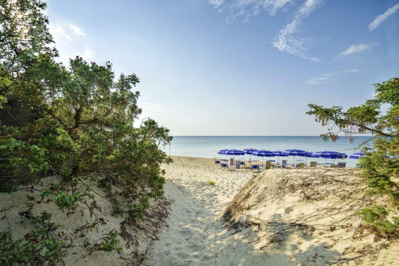 Hotel Dei Bizantini & Villaggio Campo Dei Messapi サン・ピエトロ・イン・ベヴァーニャ エクステリア 写真